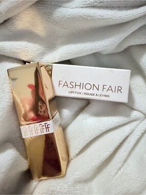 🧡 BRAND NEW — Fashion Fair Iconic Lipstick